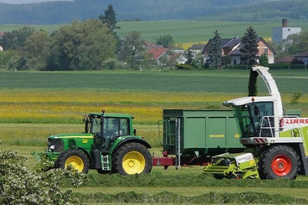 Utilisation de conservateurs d’ensilage - Indispensable pour la préparation d’une ration de base optimale.